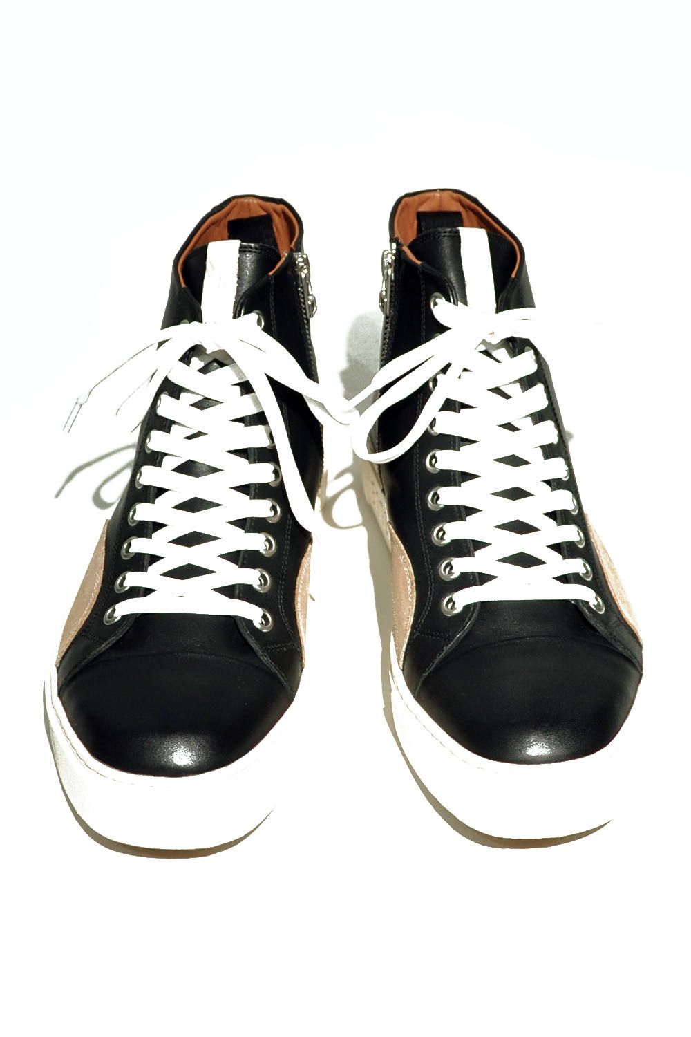 Classic lace-up sneakers