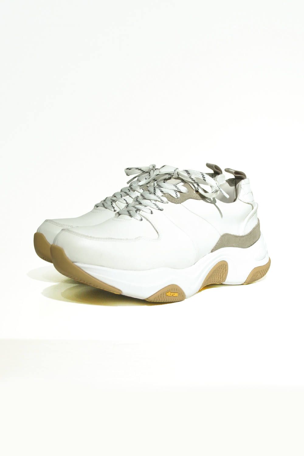Hole cut sneakers L2