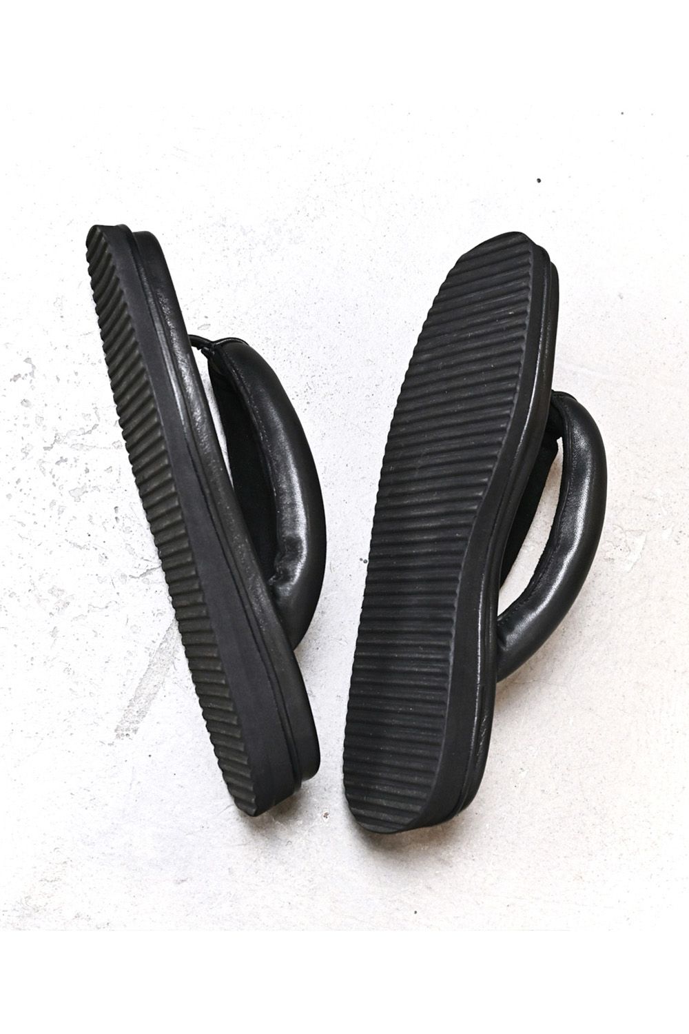 Mixed tong sandals / ミクスド レザー トング サンダル