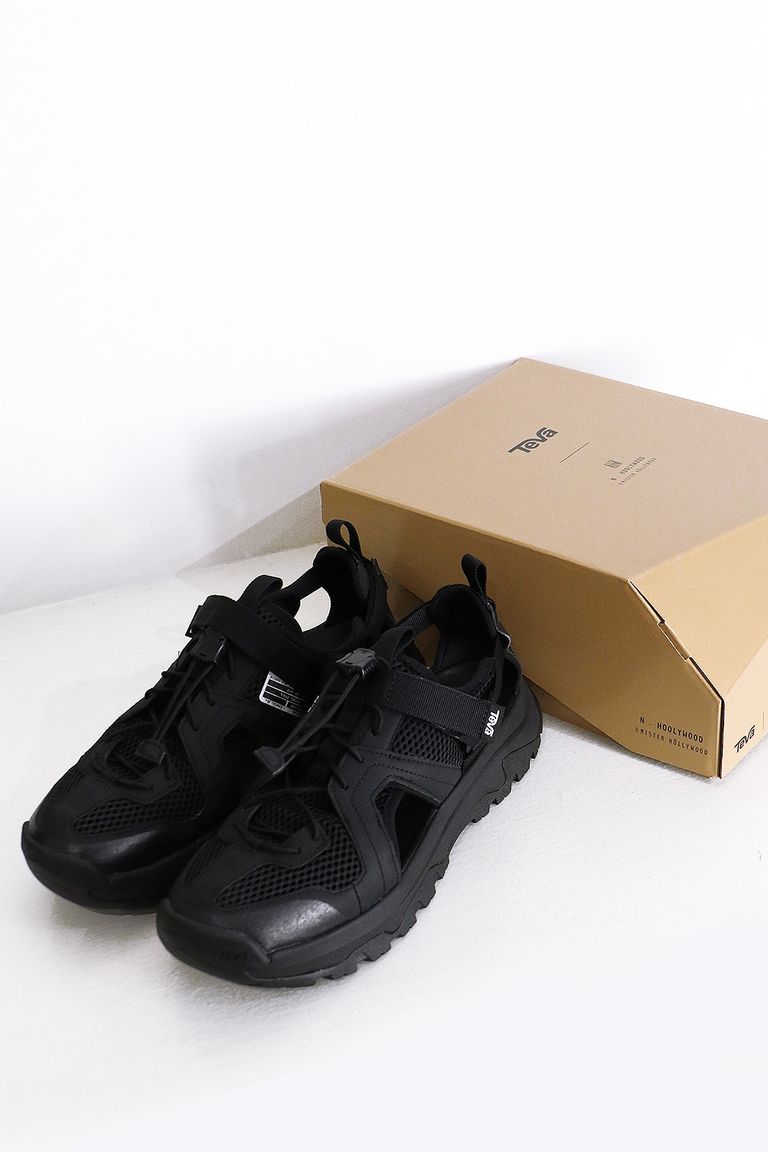 世界初のコラボレーションモデル、N.HOOLYWOOD TPES × Teva Hurricane XLT3 CT