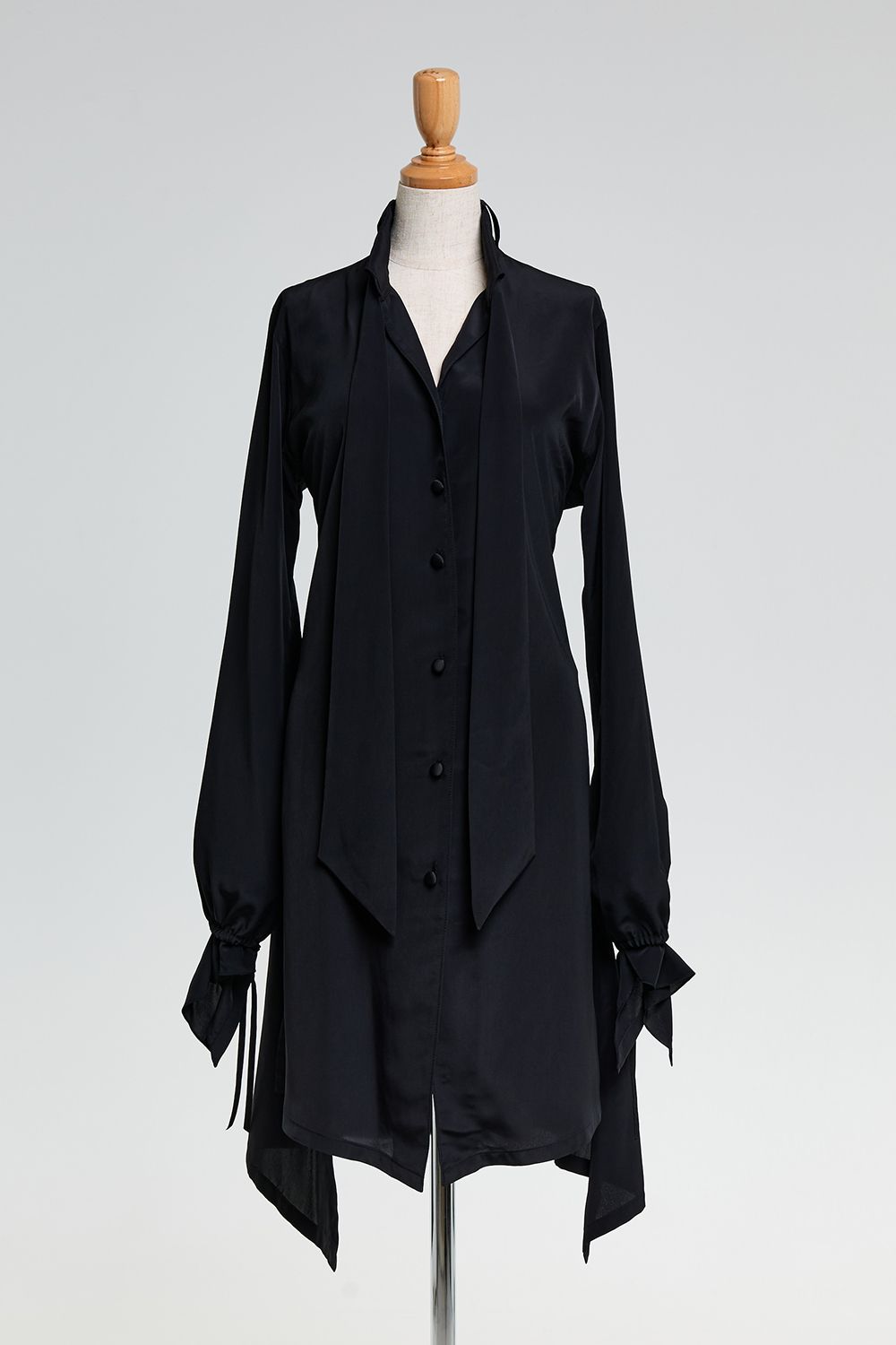 Wing Collar Flare Ribbon Shirt