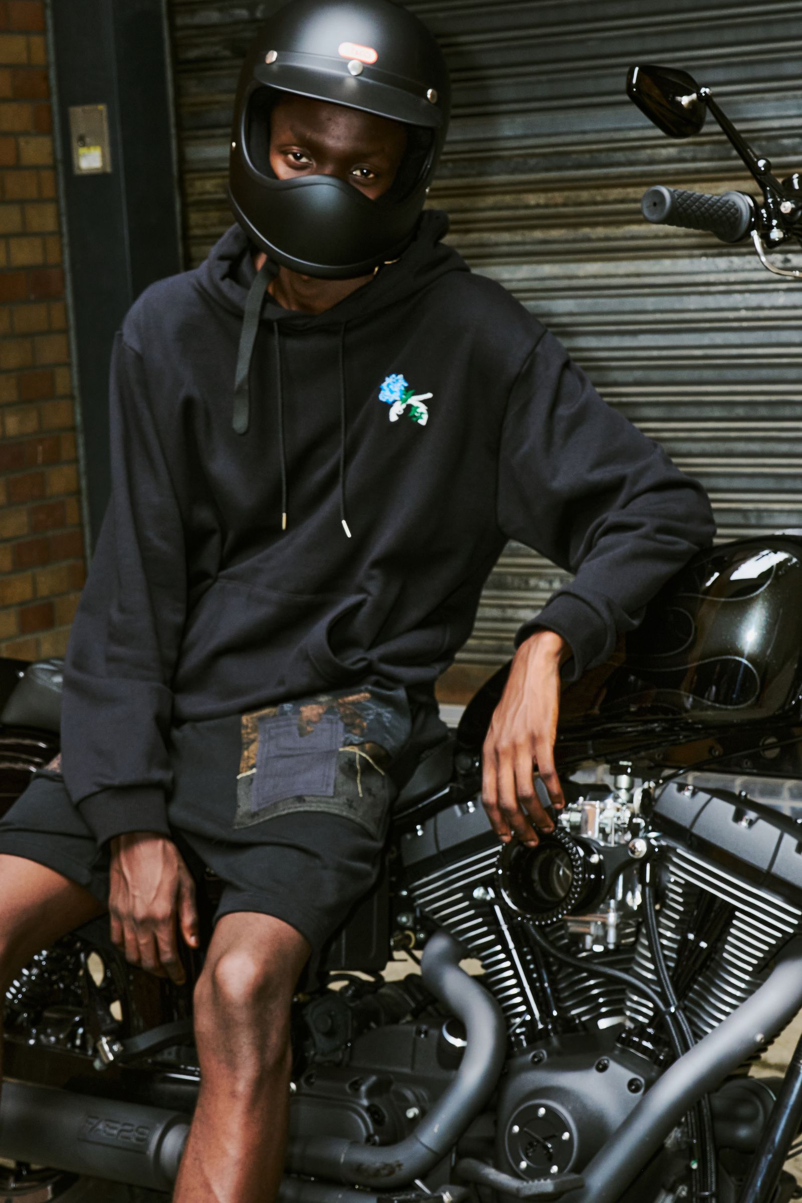 FLOWER GUN HOODIE / フラワー ガン フーディー