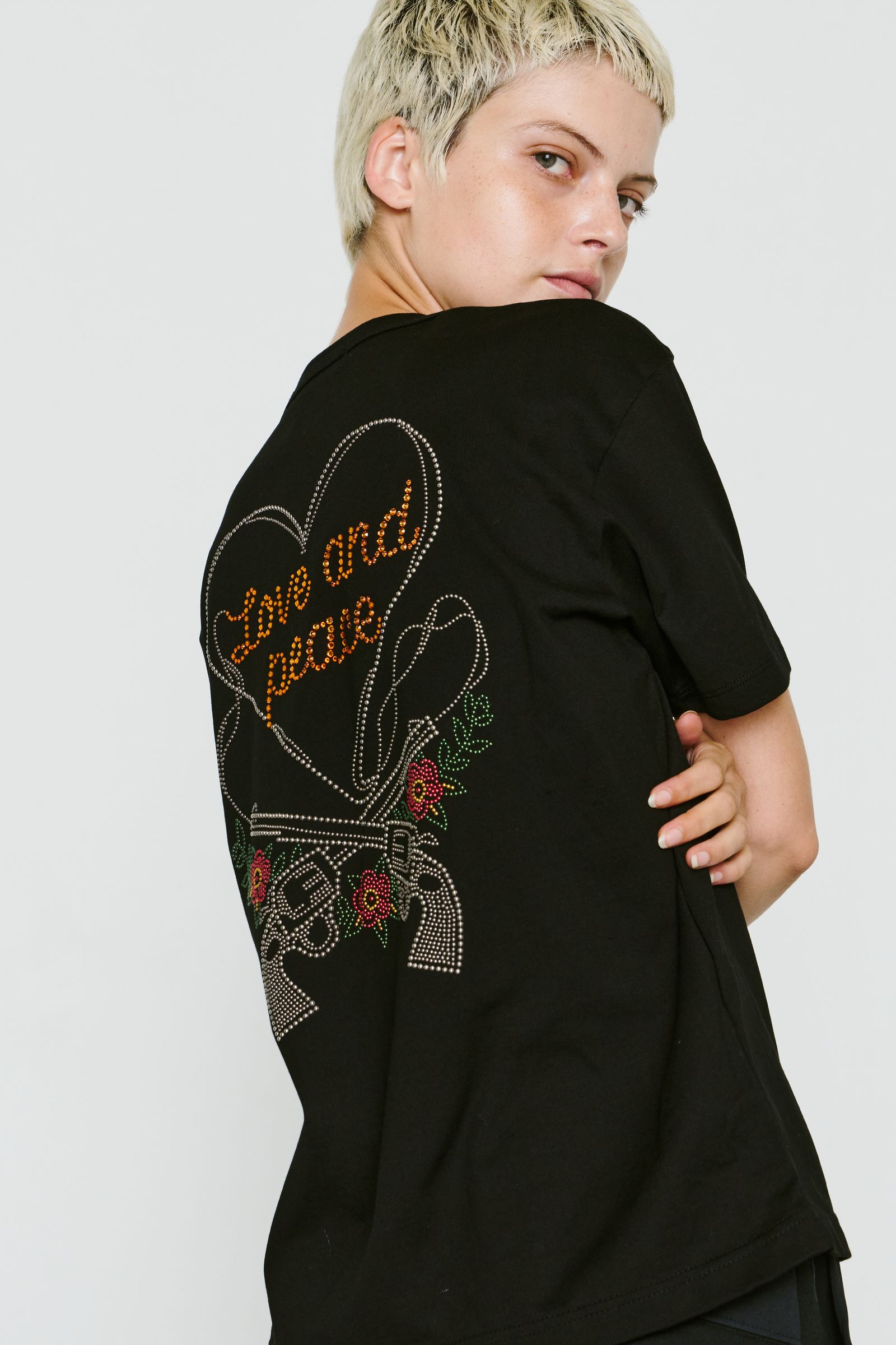 〈レディース〉HEART CROSSGUN T / ハート クロスガン Tシャツ