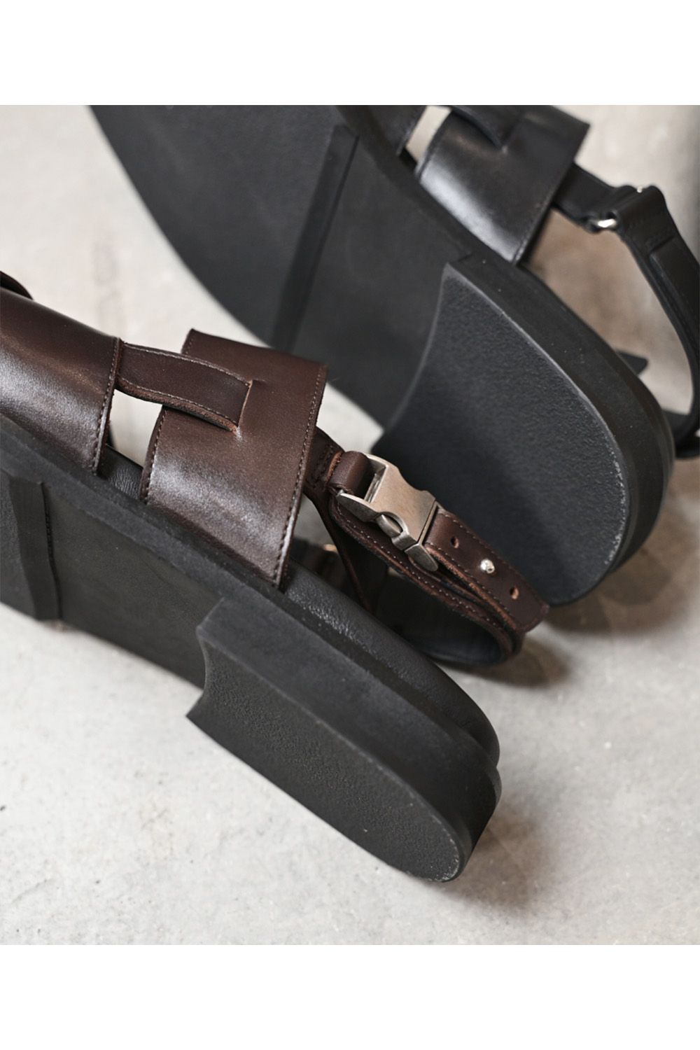 Band & SR buckle sandals / バンド アンド サイドリリースバックル レザー  サンダル