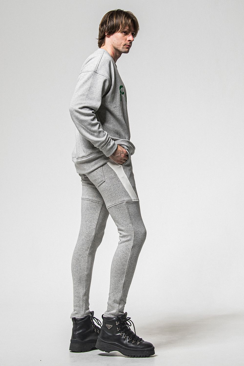 FRIDAY OLD LOGO VELOURS FLEECE TRINER / FRIDAYコラボ オールドロゴ 裏ベロアフリーストレーナー