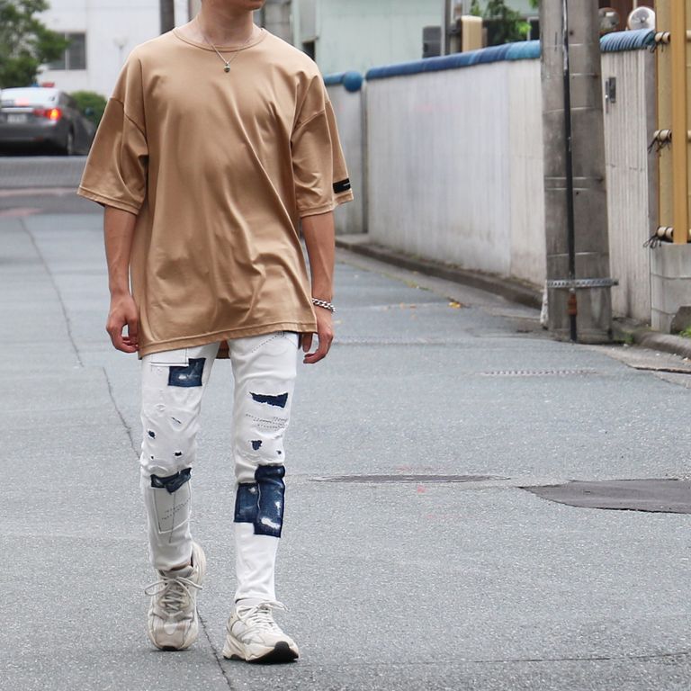 RESOUND CLOTHINGとN.HOOLYWOODのデニムを着用したおすすめスタイル