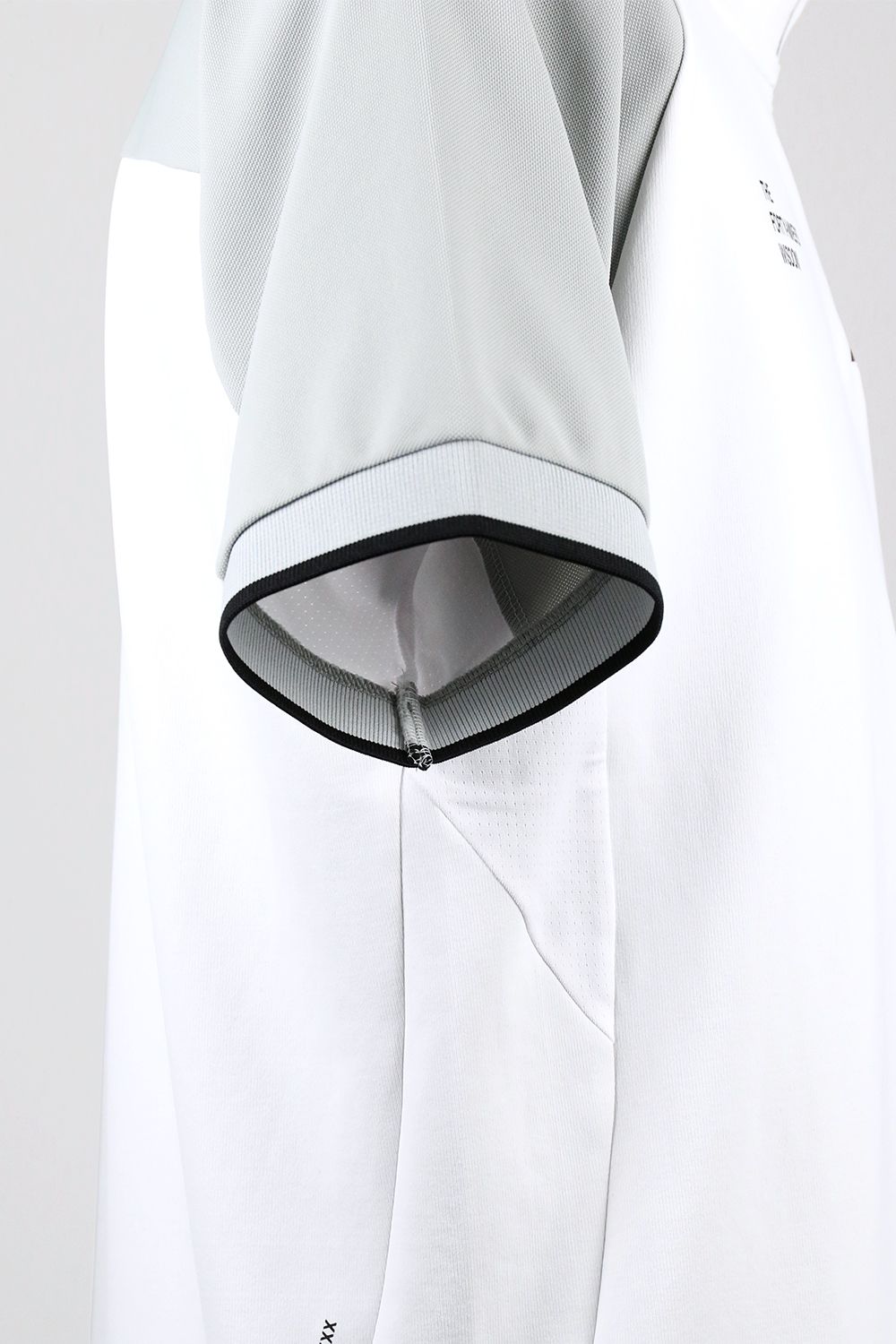 HALF ZIP COLLAR LESS / ハーフジップ カラーレス