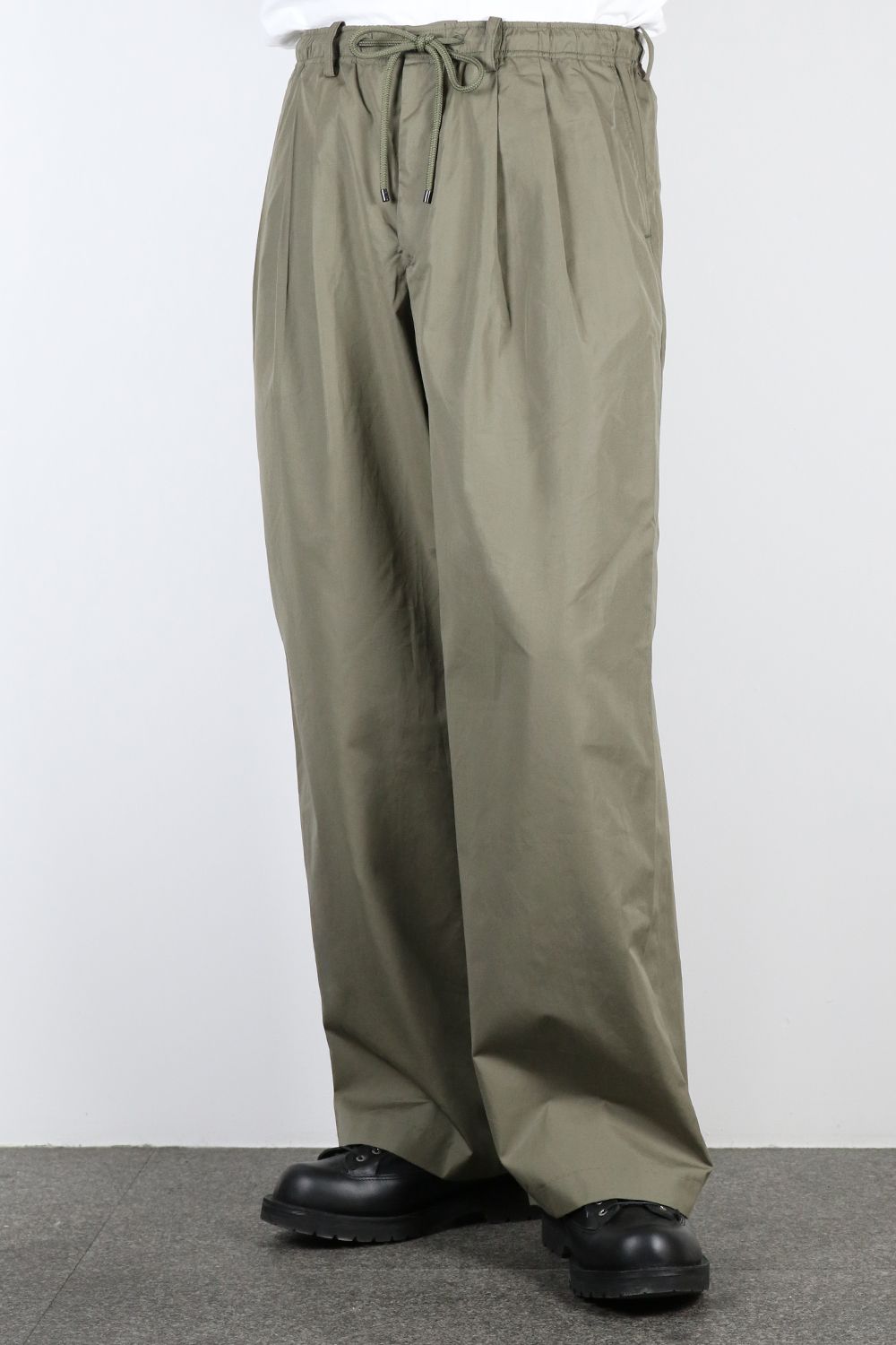 ULTRA LIGHT ALL WEATHER CLOTH TRIPLE PLEATED EASY TROUSERS / ウルトラライト オールウェザークロス トリプルプリーテッド イージートラウザーズ