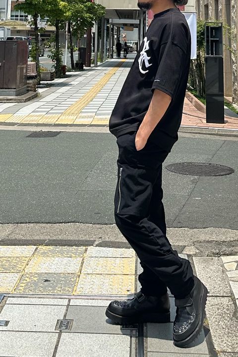 RESOUND CLOTHING、刺繍のRCロゴがワンポイントのTシャツスタイル