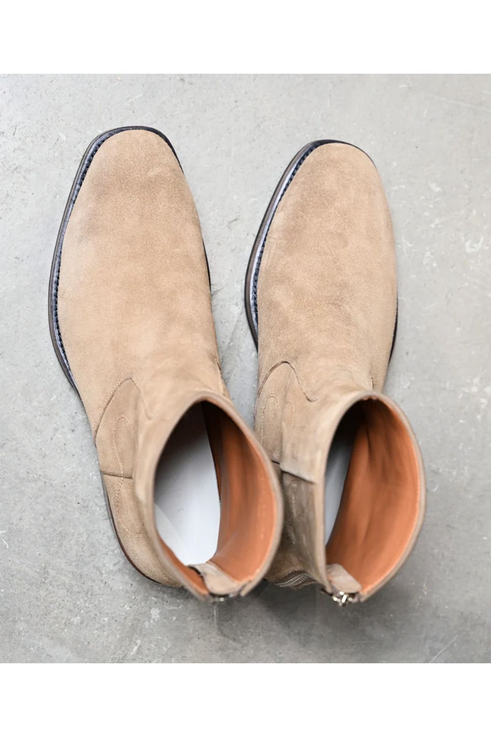Minimal western boots