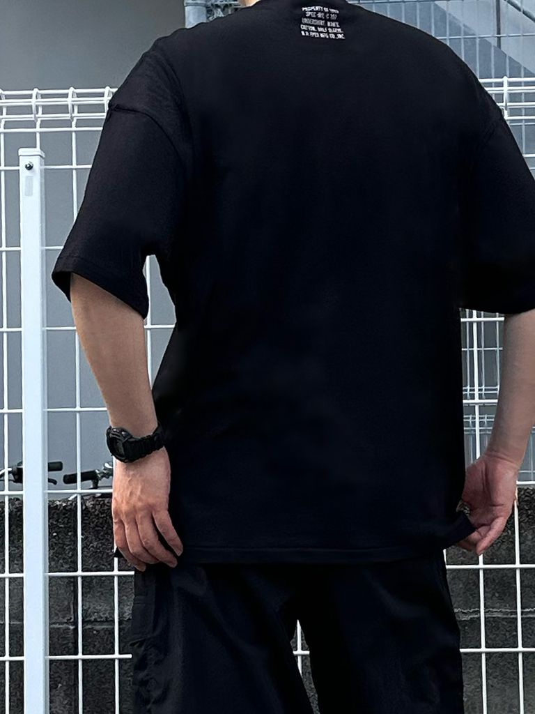 シンプルな2パックTシャツのおすすめコーディネート、コーディネートのポイントはパンツ！