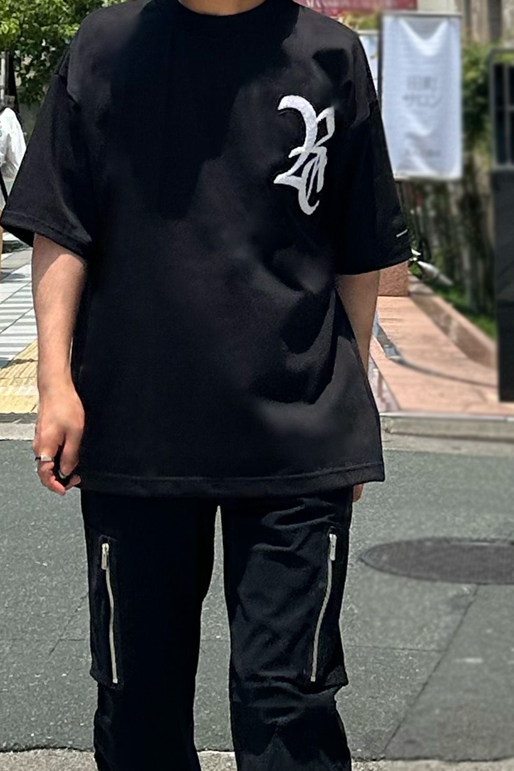 RESOUND CLOTHING、刺繍のRCロゴがワンポイントのTシャツスタイル