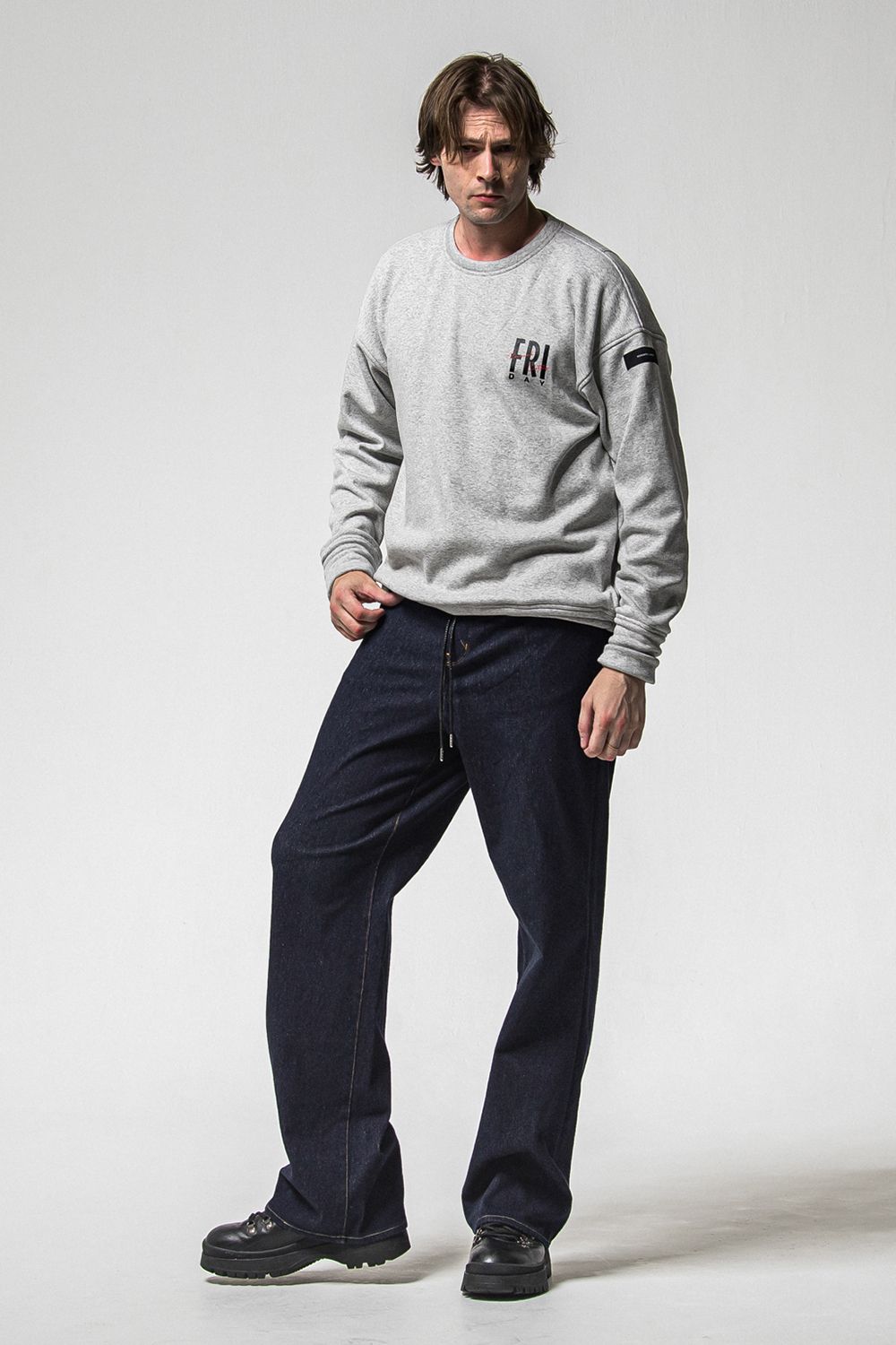 FRIDAY STANDARD LOGO VELOURS FLEECE TRINER / FRIDAYコラボ スタンダードロゴ 裏ベロアフリーストレーナー