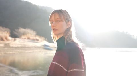 柔らかな着心地だけでなくしっかりとシーズンコレクションらしいデザインも取り入れたmeagratiaのおすすめのニット