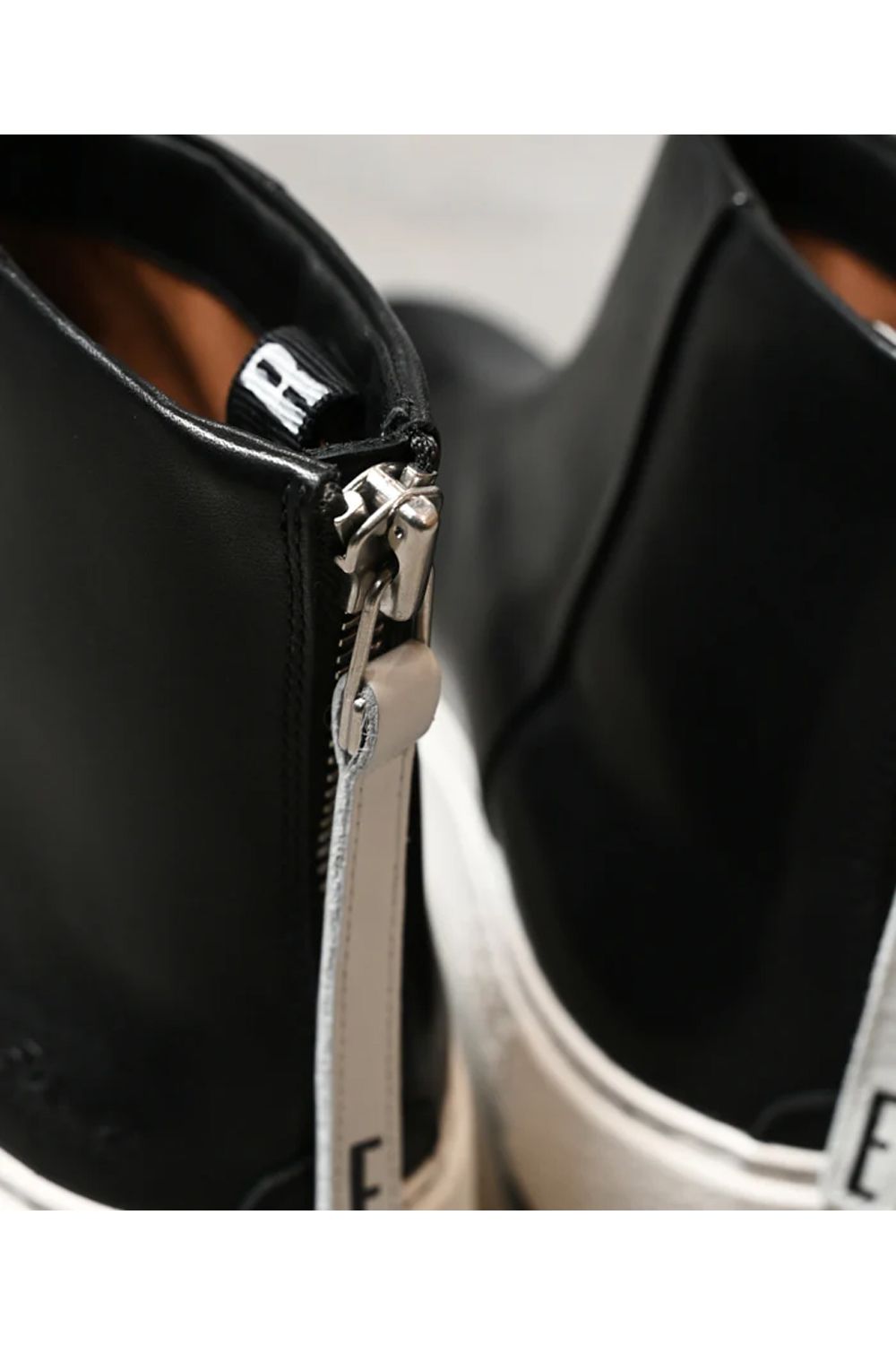 Back zip sneaker boots / バックジップ スニーカーブーツ