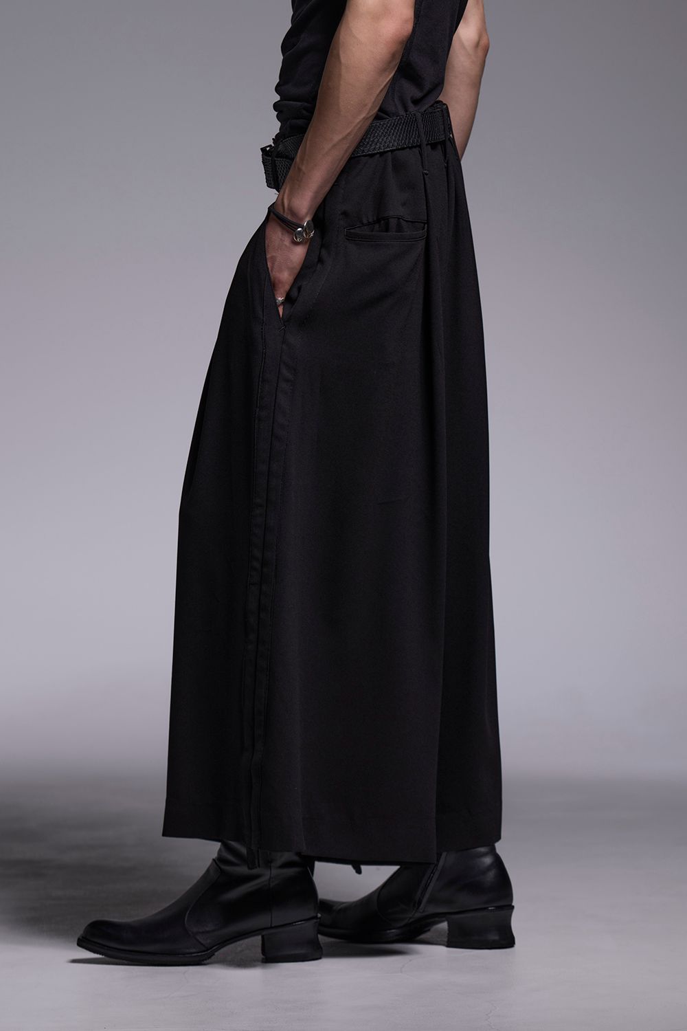 Crape Sharring Wide Tuck Slacks / クレープ シャーリング ワイドタックスラックス