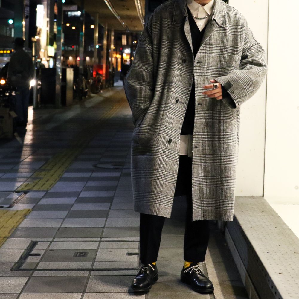N.HOOLYWOOD 冬の重ね着スタイルにもおすすめ、厚手であたたかくベーシックに使いやすいニットカーディガンのスタイル