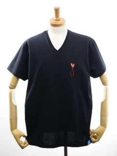 【パリジャンに大人気】 フランスブランド / VネックTシャツ / ブラック /  ハート刺繍 / 高級素材 / インド超長綿使用 / レギュラーフィット