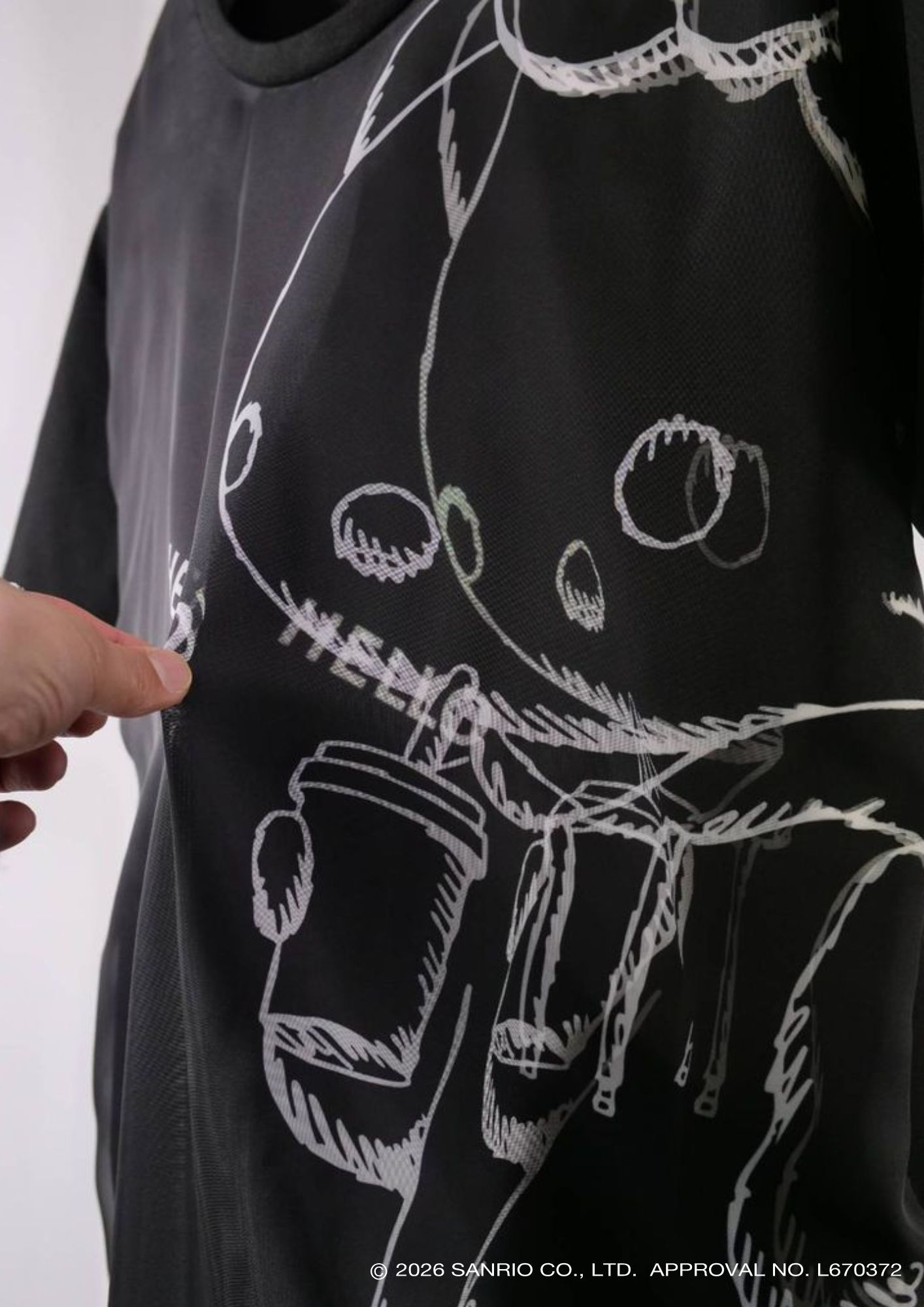 【HELLO KITTY デザイン】TR-095 アートTシャツ /ハローキティ /BLACK / ユニセックス