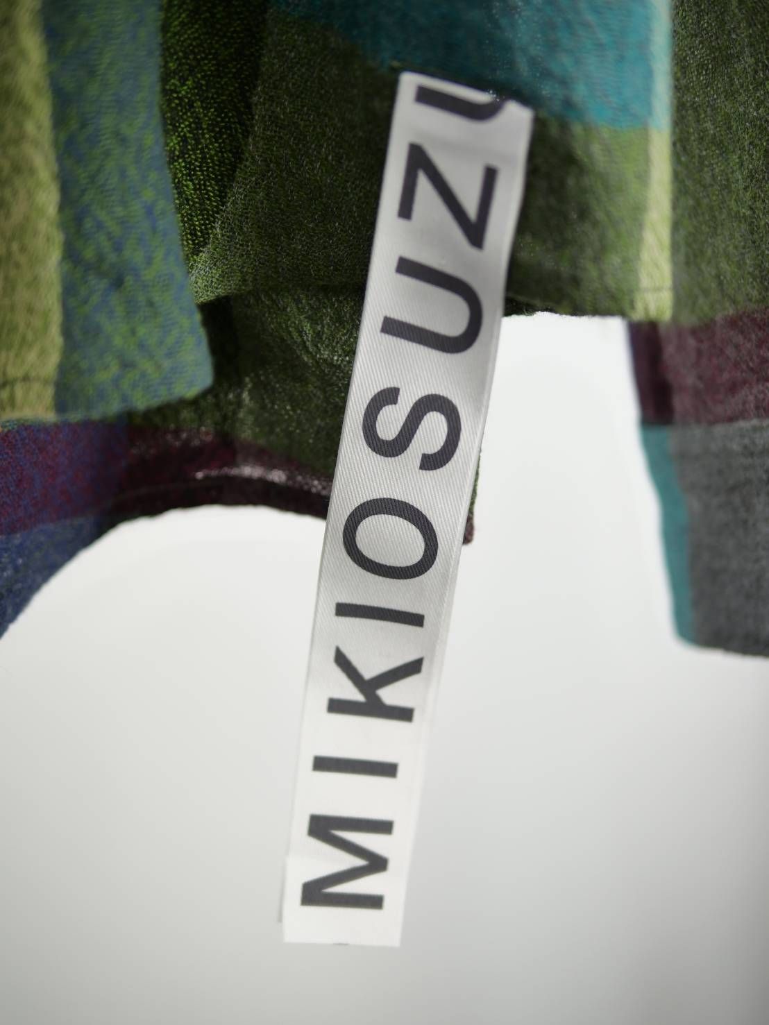 【ウール100％】レイヤードチェックシャツ｜一枚で完成する40代大人の上質コーデ