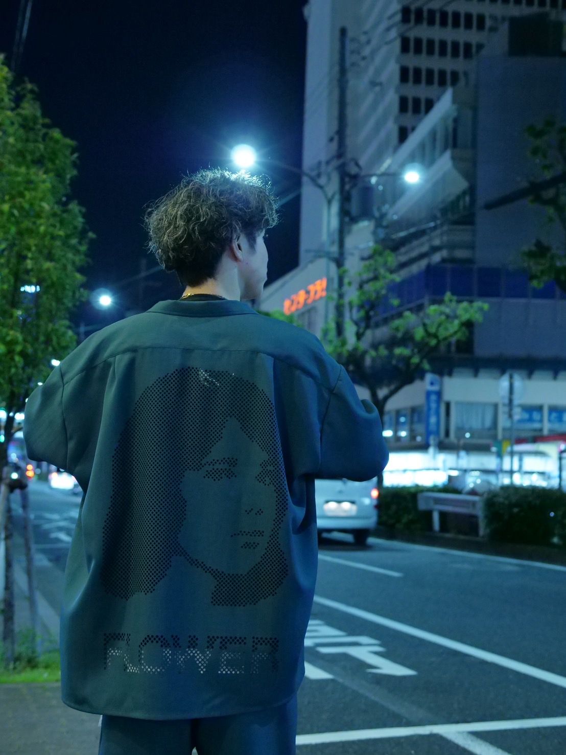 【ドットで表現された作品】 シャツ / オーバーサイズ / ARTブランド / D.GREEN / 絵画 / アートピース / ONEMADE
