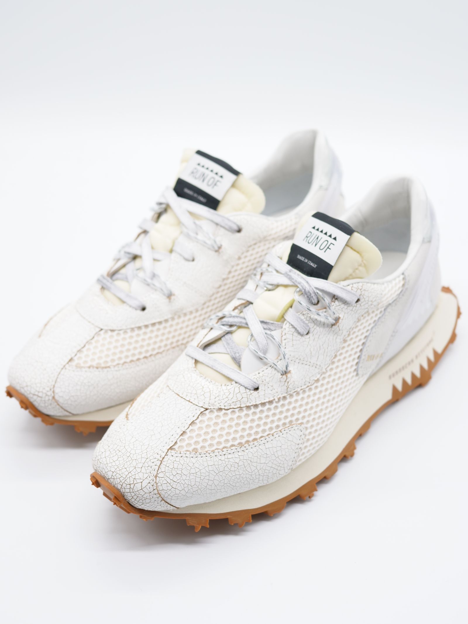 RUNOFスニーカー/  WHITE MAN TECH  / 大注目スニーカー / 異素材コンビネーション / ダットスニーカー / BOEMOS社