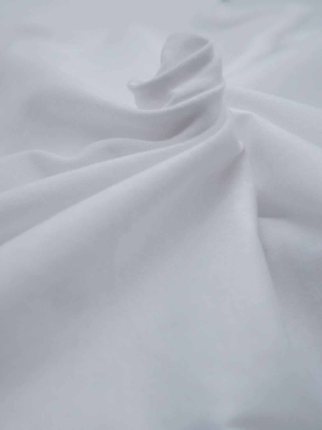 【大人オシャレTシャツ】 Kevin / WHITE / コットン100％ / レギュラーフィット / ユニセックス/ Tシャツ