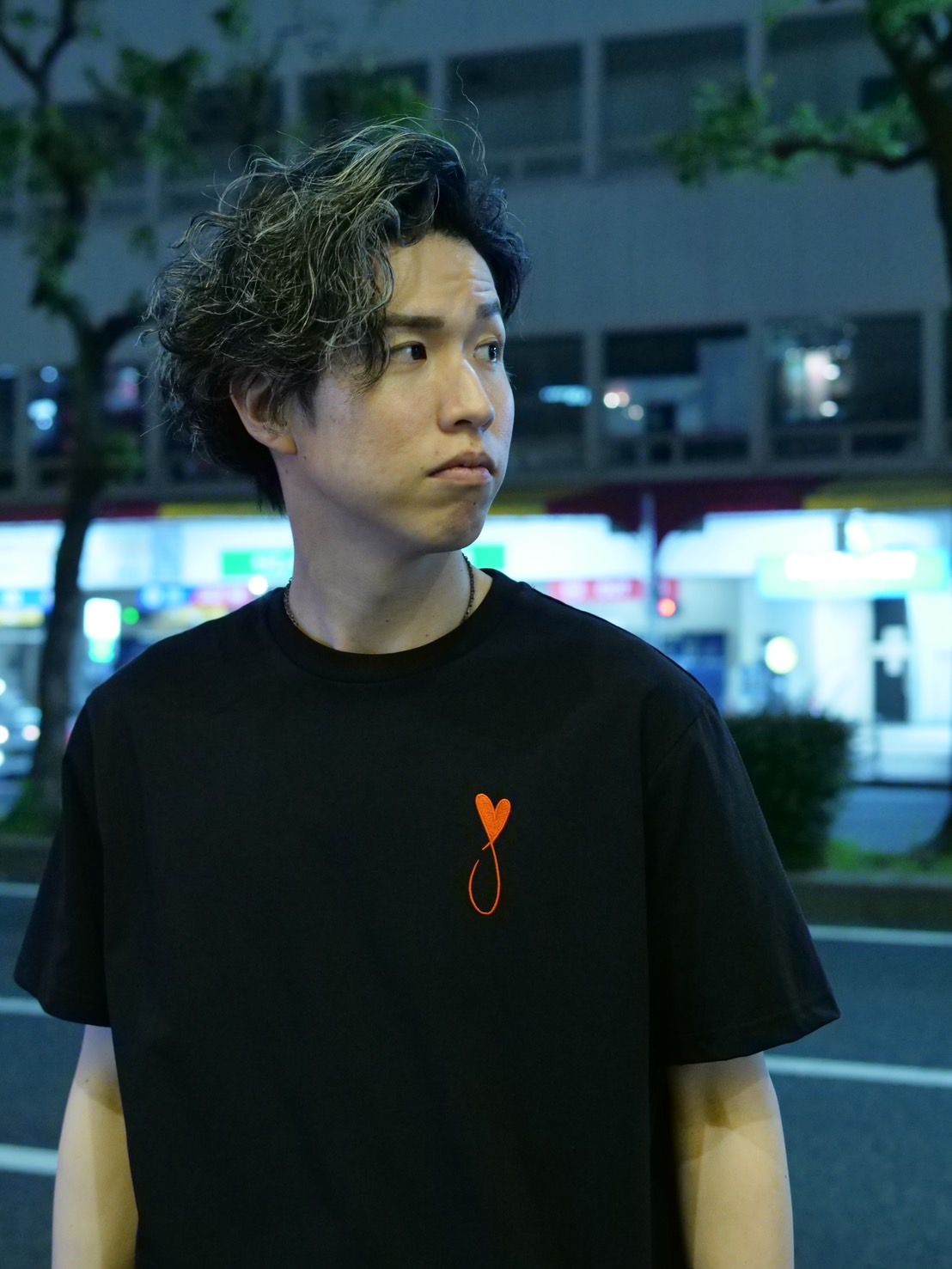 【パリで愛される】 フランスブランド / Tシャツ / ブラック / ハート刺繍 / 高級素材  / レギュラーフィット