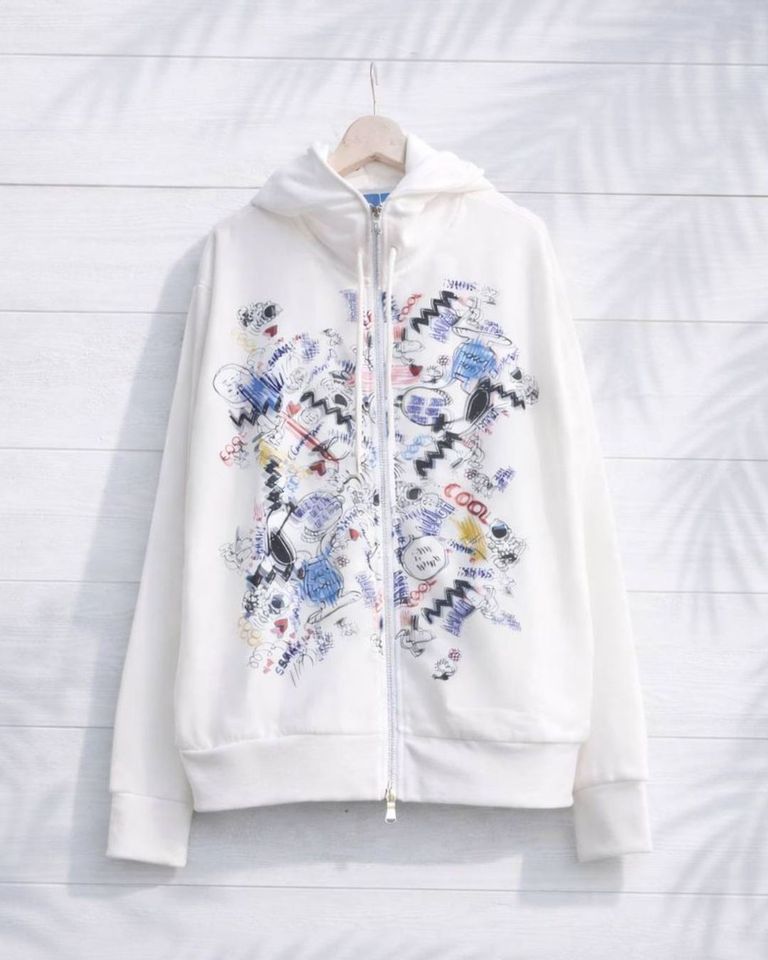 【春アウターに最適｜大人の差別化を叶えるアートスヌーピーZIPパーカー】