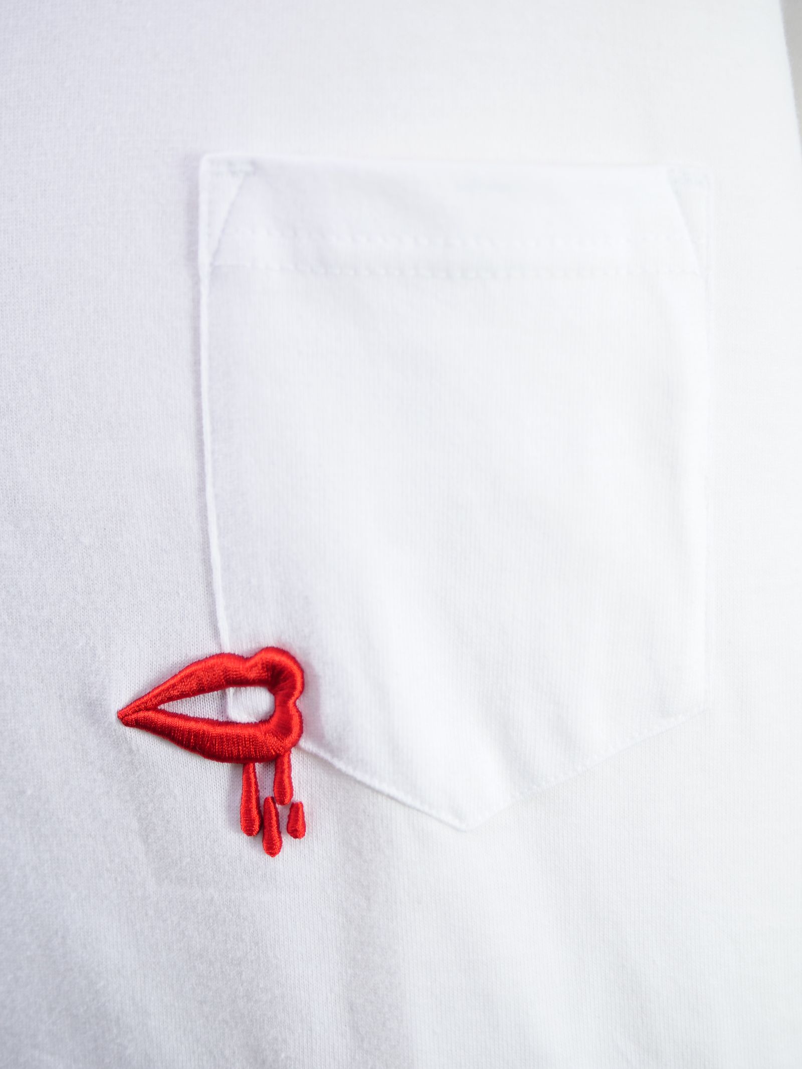 【3D刺繍】LANDER BLUE オリジナル / WHITE / ホワイト /  マリリンモンローキスマーク / ビックシルエット / 1ポケTシャツ