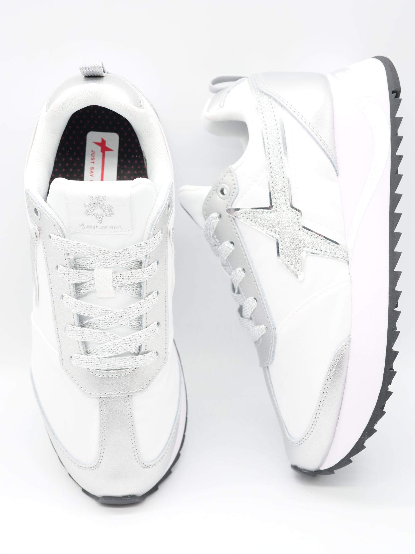 【希少レディース 】KIS-W  SILVER ×  WHITE / ローカットスニーカー「スウェード×ナイロン×パテントの異素材コンビネーション」