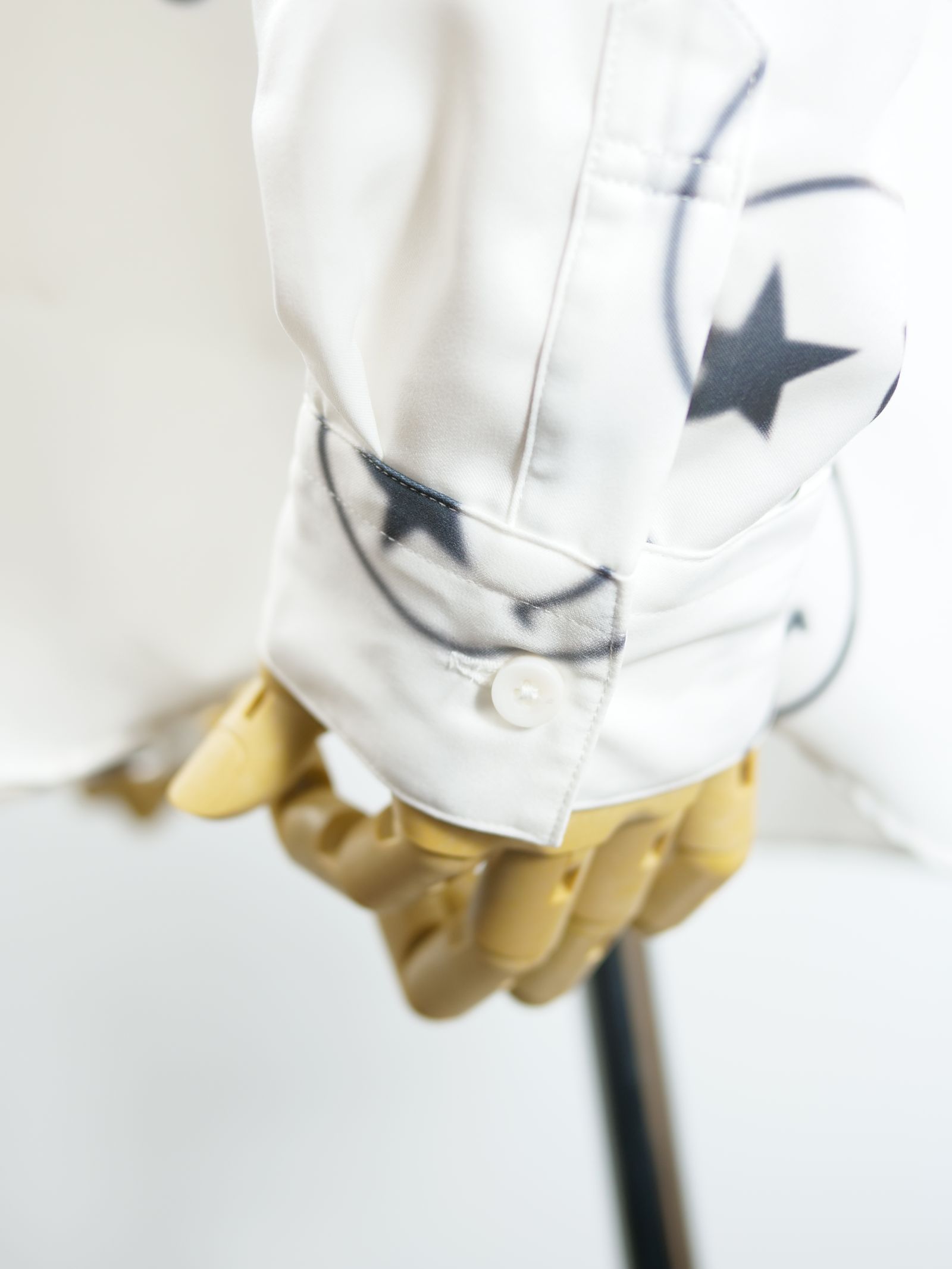 【モノグラム】現代作家が手がけるアートシャツ /  芸能人着用 / アートピース / 長袖シャツ