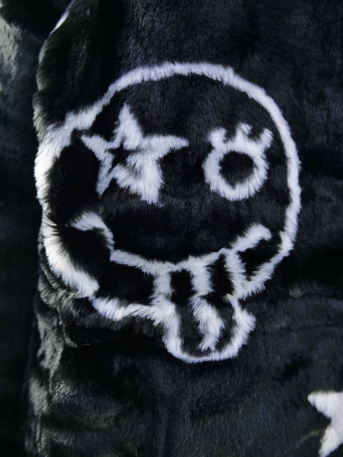 MAXSIX エコファージャケット｜MIKIO氏アートブランドの大人ラグジュアリーアウター