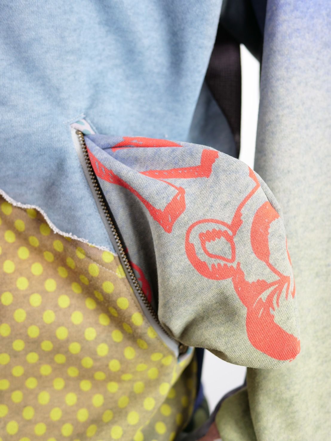 【異素材を組み合わせた逸品】ONE-1009 / HOODED BLOUSON / レイヤードZIPパーカー