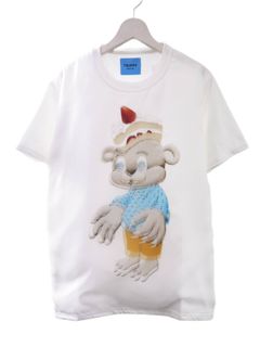 可愛いだけでは終わらない。違和感を纏う3DアートTシャツ / UNISEX /WHITE/ オーバーサイズ