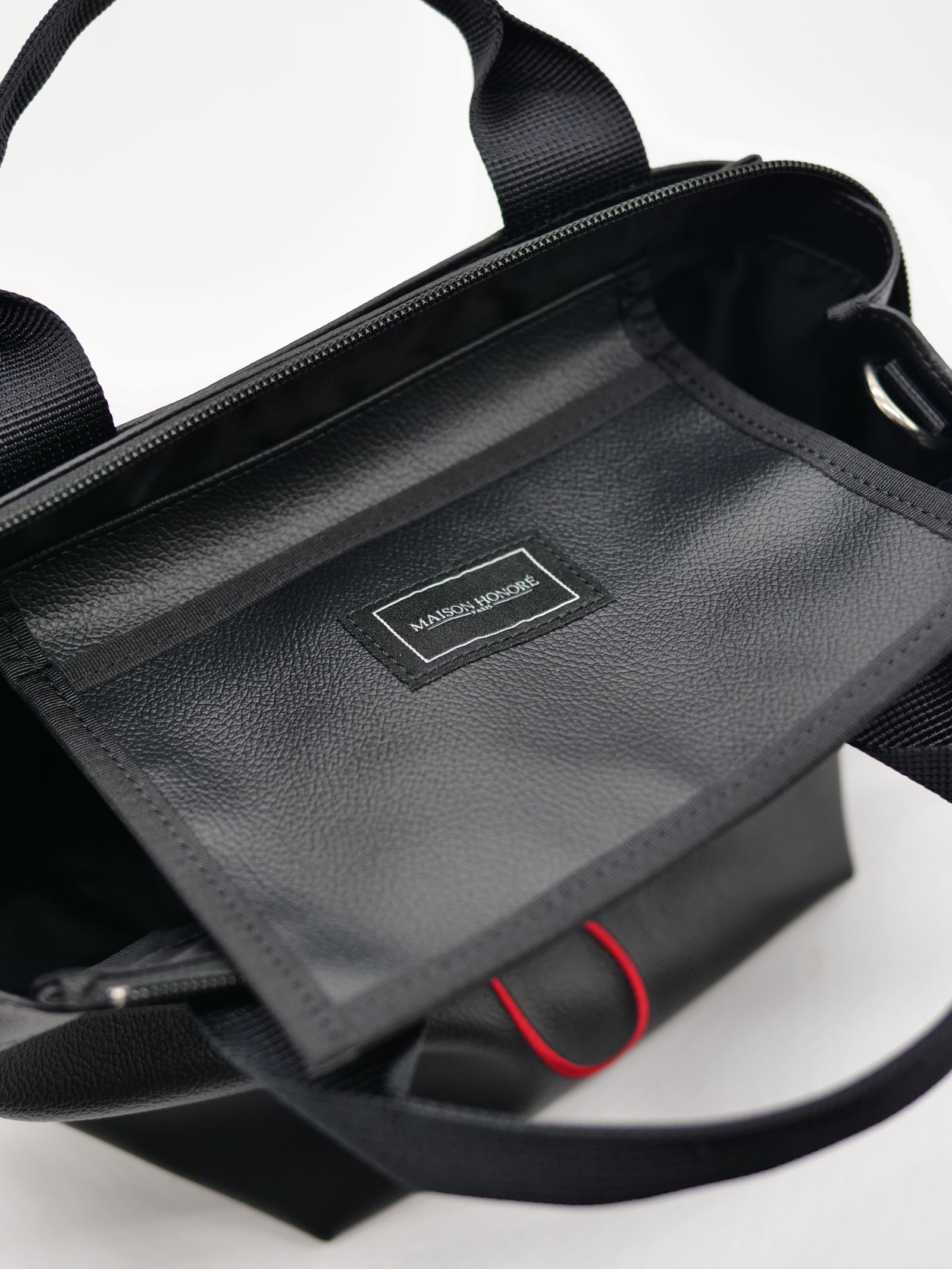 【実用性が高いBAG】 PARISブランドトートバッグ / ハート刺繍 / ショルダーバック