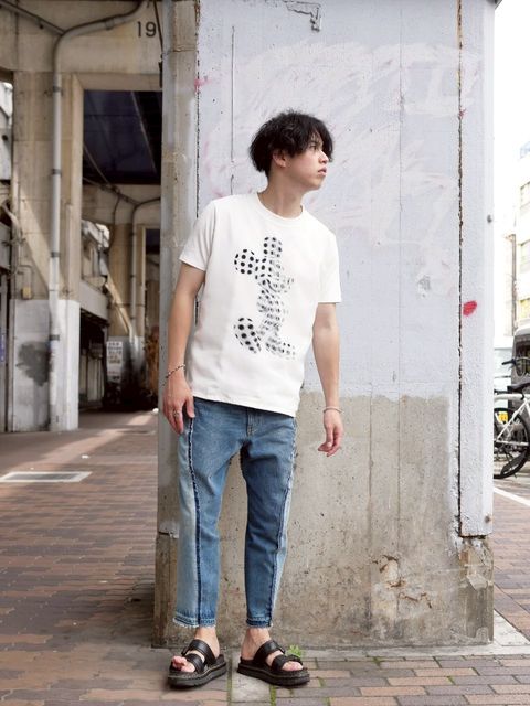 時代を超える定番、白T×デニム