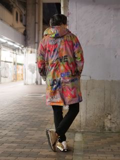 色彩をまとう大人のYラインコーデ｜モッズコートを主役にした秋冬スタイル