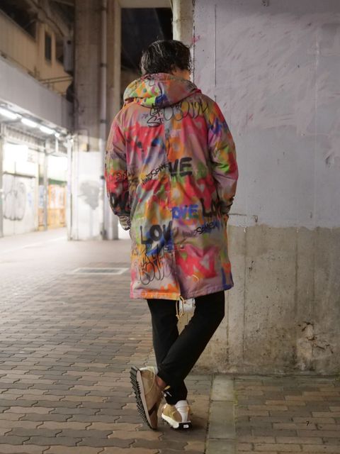 色彩をまとう大人のYラインコーデ｜モッズコートを主役にした秋冬スタイル