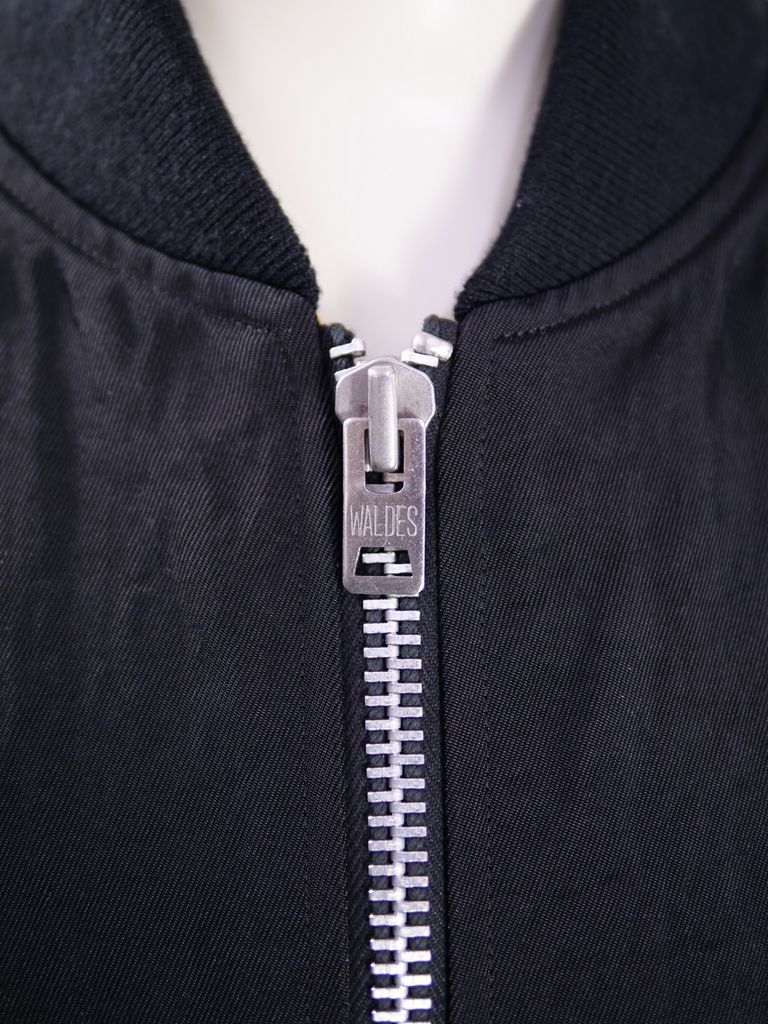 ZIPPER 部分は全てオールドアメリカン「WALDES/ウォルディス」のZIPを使用。ヴィンテージファンが喜ぶクラシックなディテール。