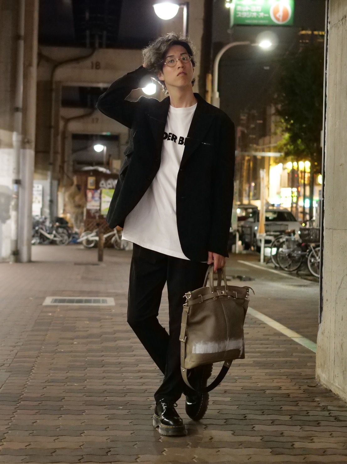 大人はシルエットとトレンドを取り入れる