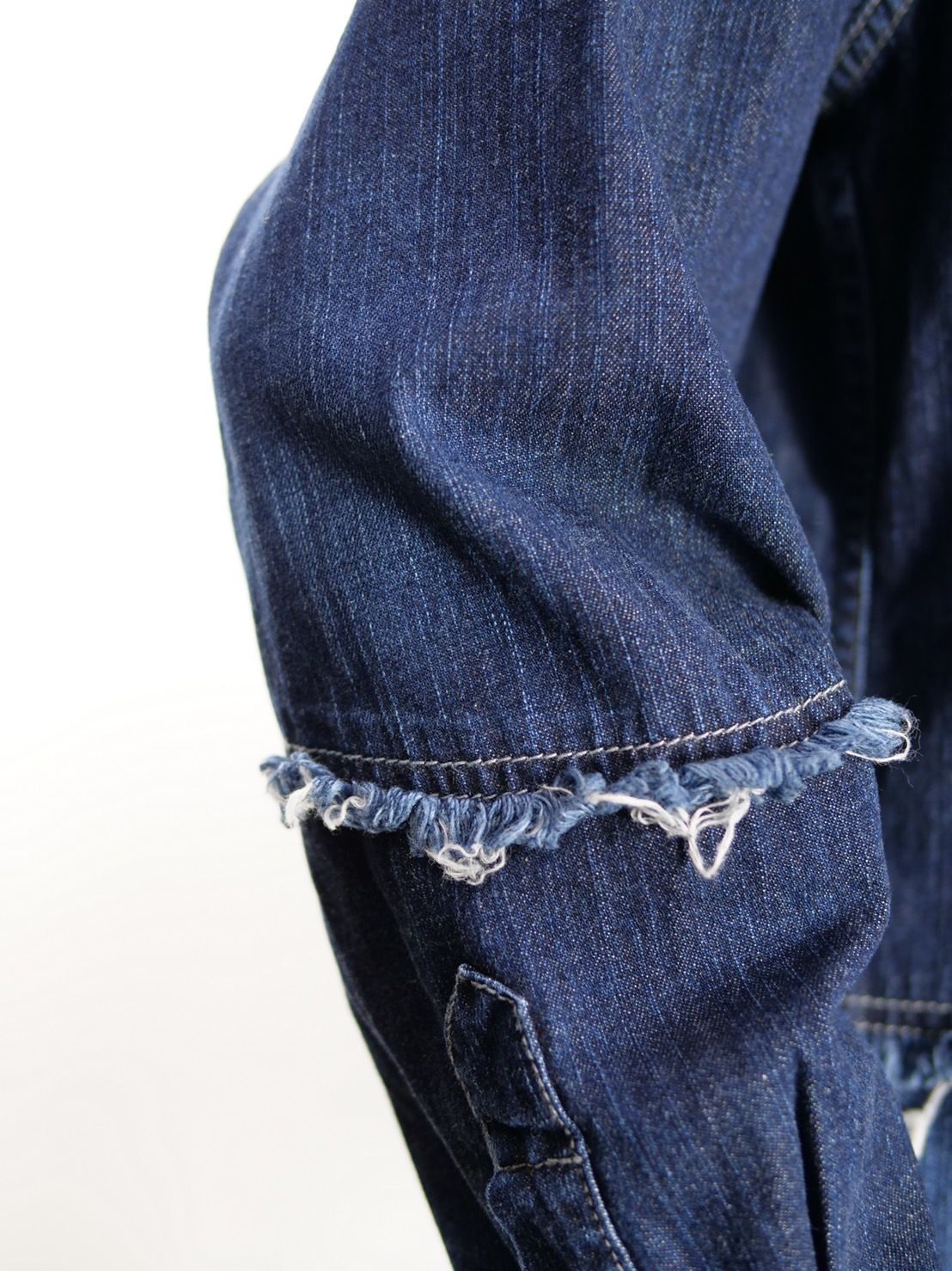 【独特なカッティングが目を惹く】UNISEX / DENIM SHIRT / 刺繍デザイン / デニム素材 / ハンドペイント / ハンドメイド