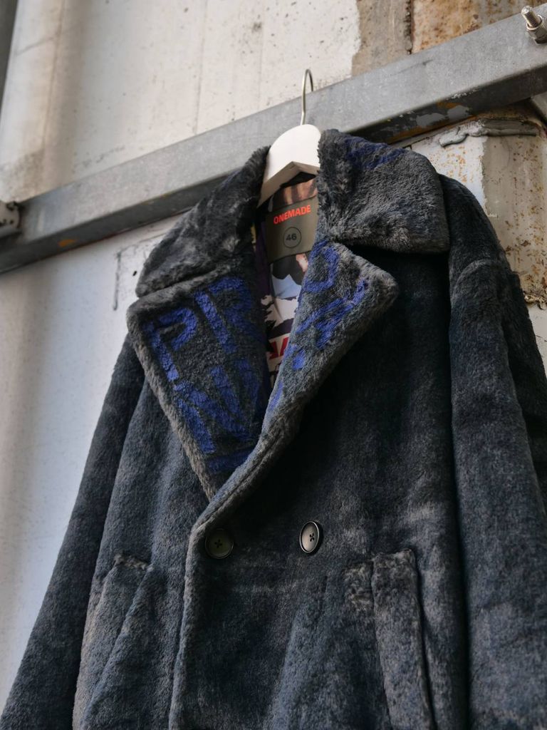 【40代からの大人へ｜現代アート作家MIKIOが手がけるONEMADE ファージャケット】