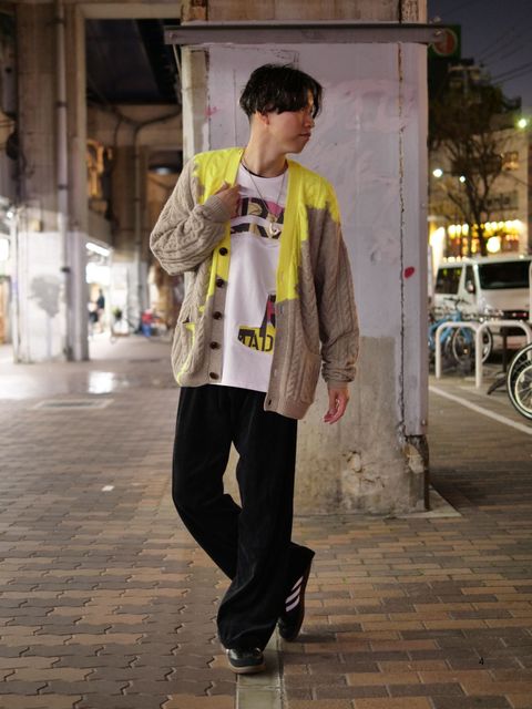 【大人のアートコーデ｜カシミア×色彩アートのカーディガンスタイル｜ONEMADE × ANOVALDAY】