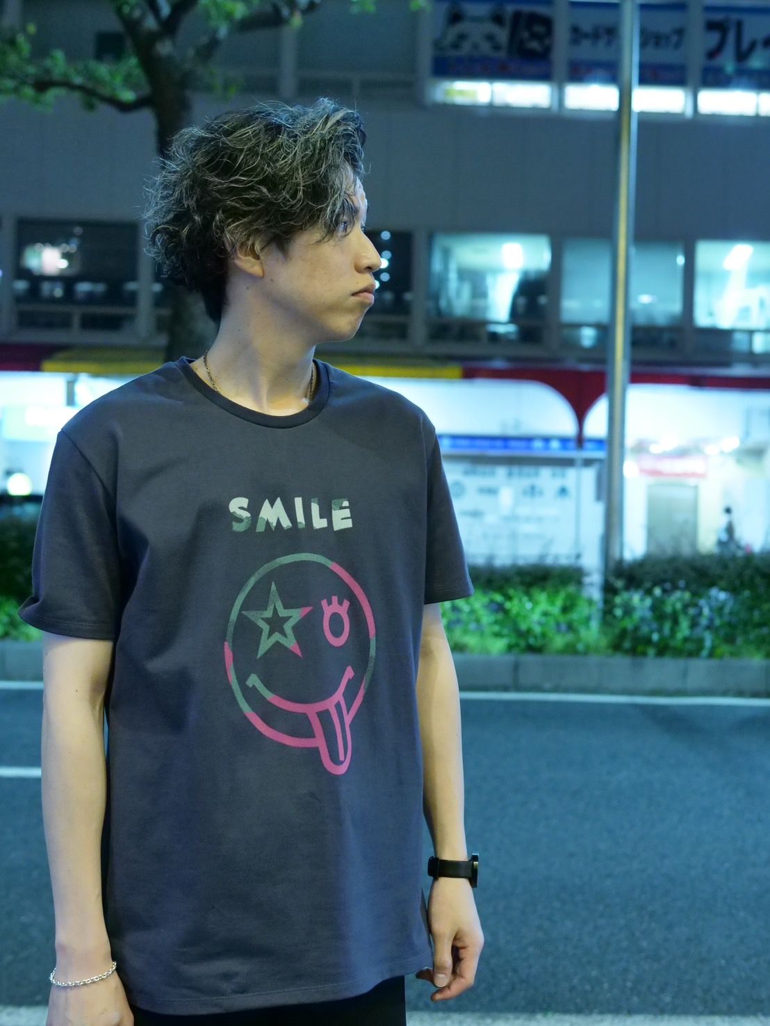 【ニコちゃんTシャツ】現代アート作家が手がけるブランド /ダークグレー /  コットン100％ / MADE IN JAPAN
