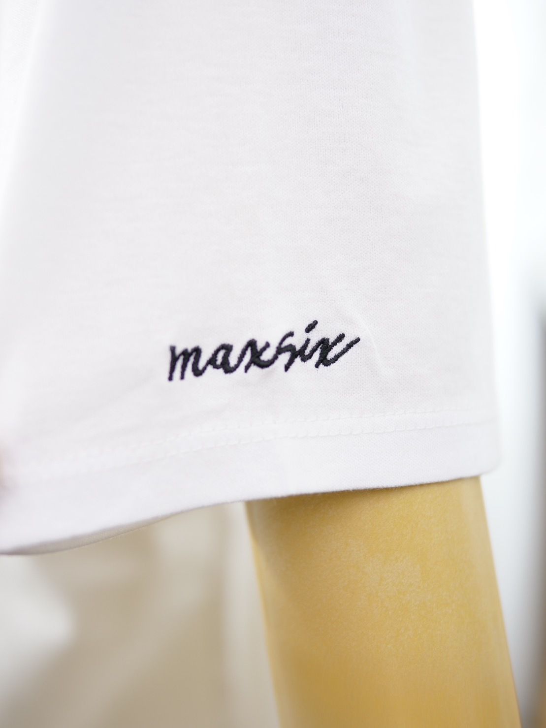 【販売スタート】maxsix × Mickey ART Tシャツ / 現代作家が手がけるTシャツ