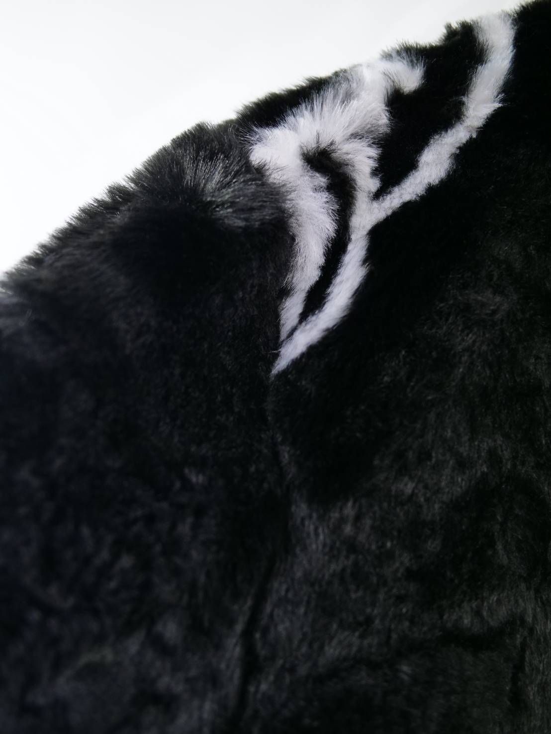 MAXSIX エコファージャケット｜MIKIO氏アートブランドの大人ラグジュアリーアウター