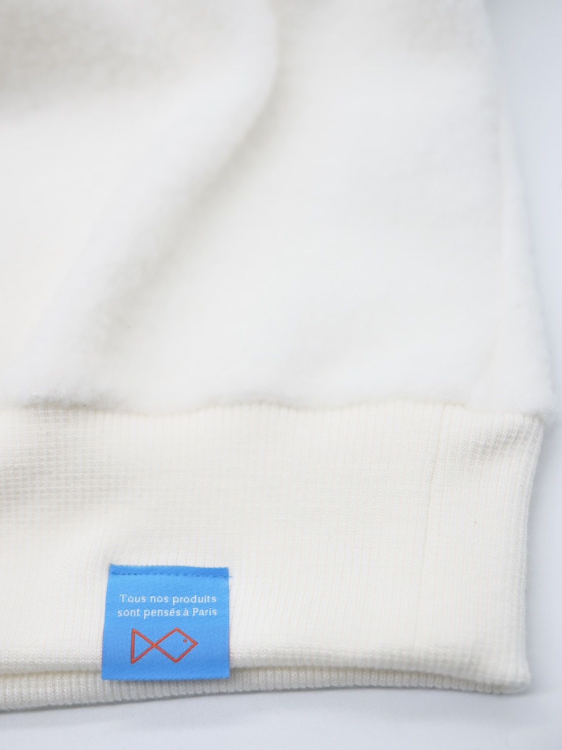 【パリで愛される】PARISブランド /  ハートワンポイント / WOOLブレンド / ユニセックス / セーター