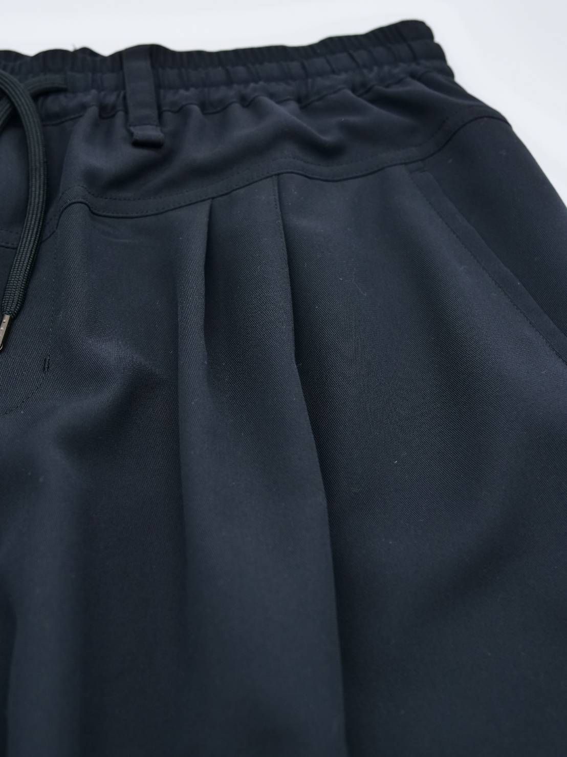 【おしゃれメンズパンツ】 / テーパードイージーパンツ/BLACK/ IRREGULAR TAPERED PT /春夏用パンツ / 日本製