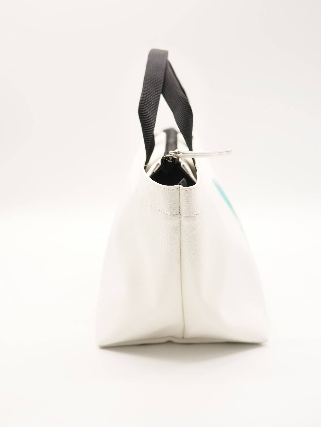 【実用性が高いBAG】 PARISブランドトートバッグ / WHITE / ハートデザイン / 刺繍 / ショルダーバック